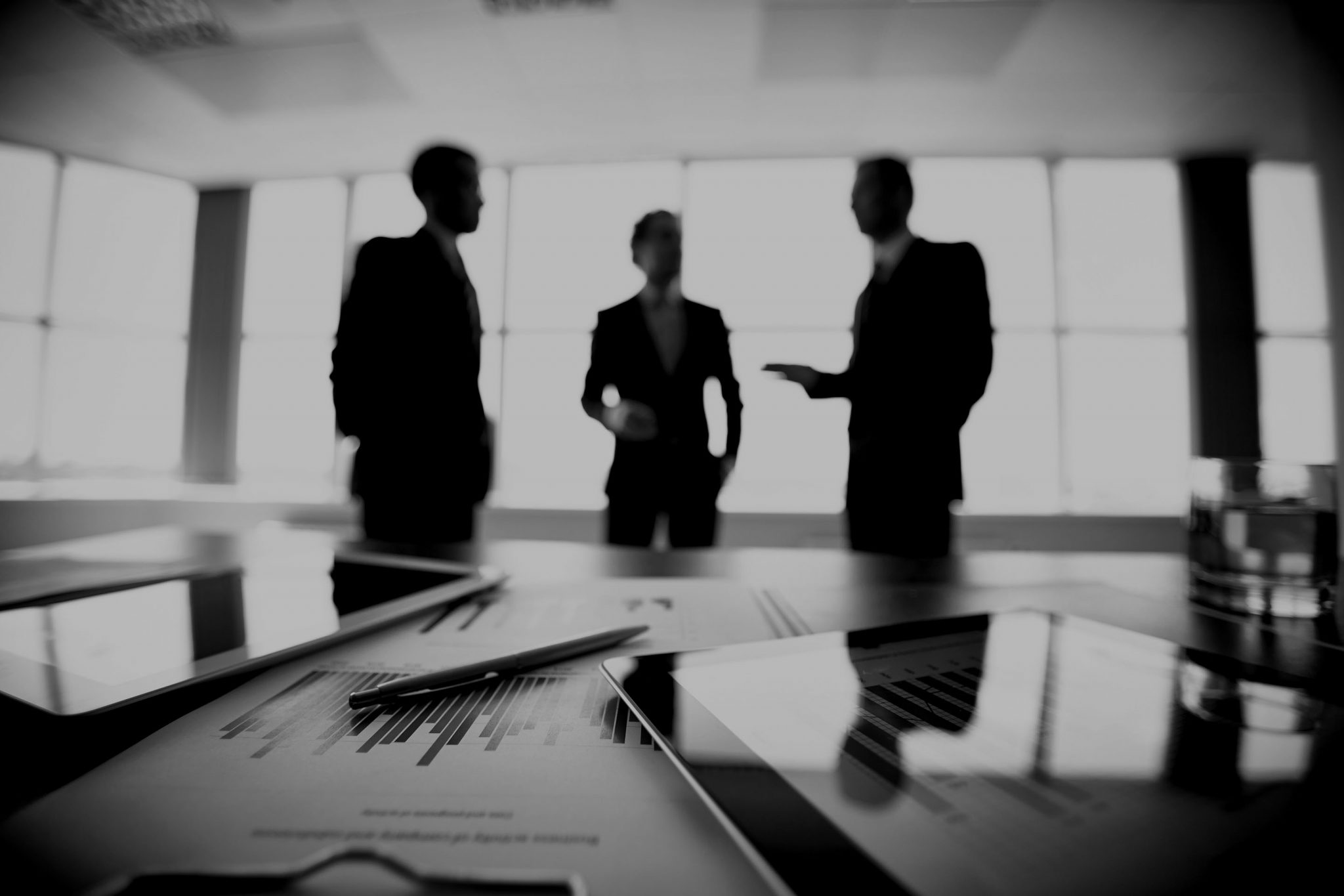 Attomus specialists in discussion